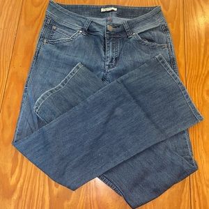 CAbi bootcut blue jeans size 6